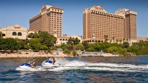 How to get from Laughlin to Caesars Palace by bus or car.